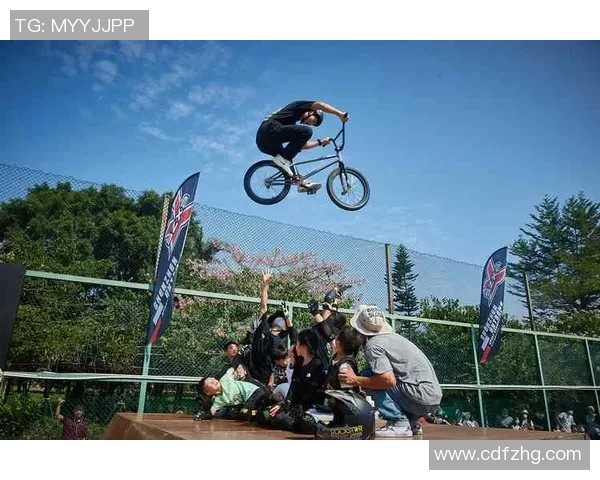 南京极限运动嘉年华精彩点评展现极限运动队灵活性与团队协作的完美结合