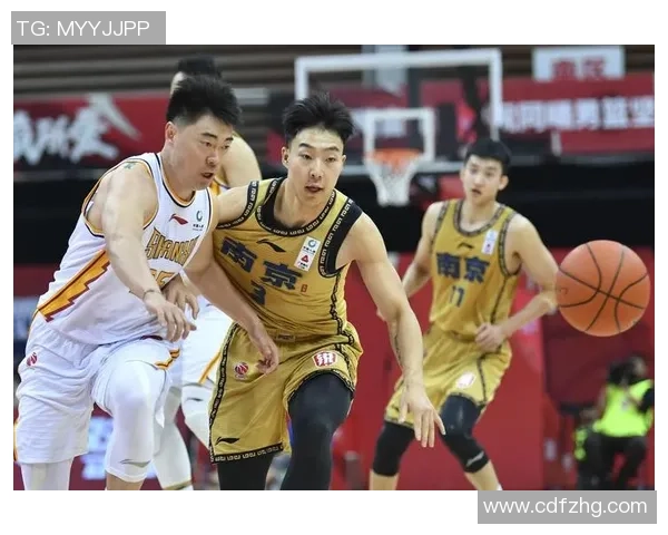 南京篮球队战术变革引发热议球迷与专家共同探讨未来发展方向